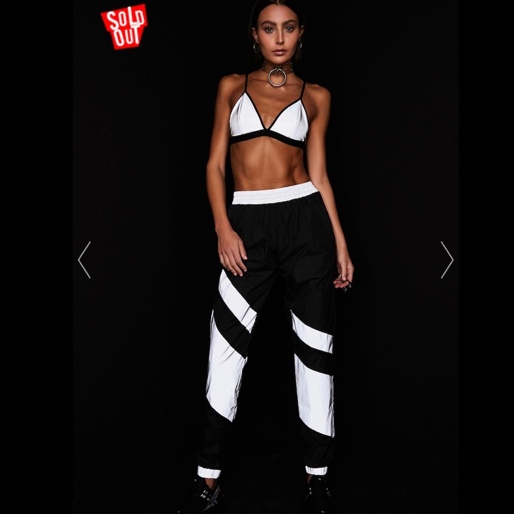 Late night hours reflective set 🤍